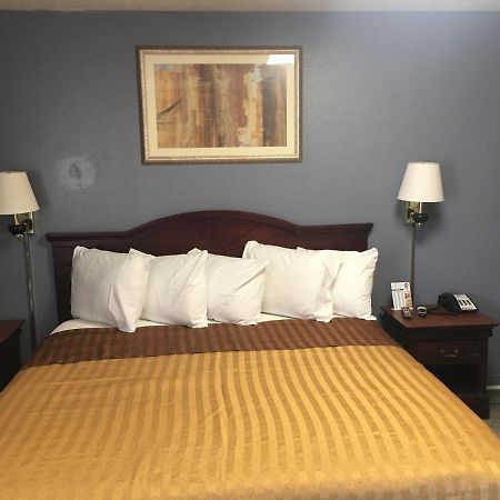 Garden Inn & Suites Ню Браунфелс Екстериор снимка