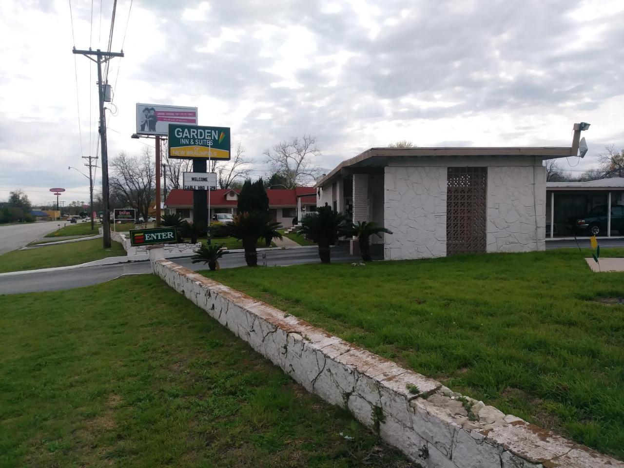 Garden Inn & Suites Ню Браунфелс Екстериор снимка
