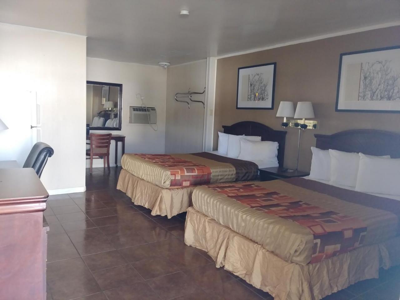 Garden Inn & Suites Ню Браунфелс Екстериор снимка