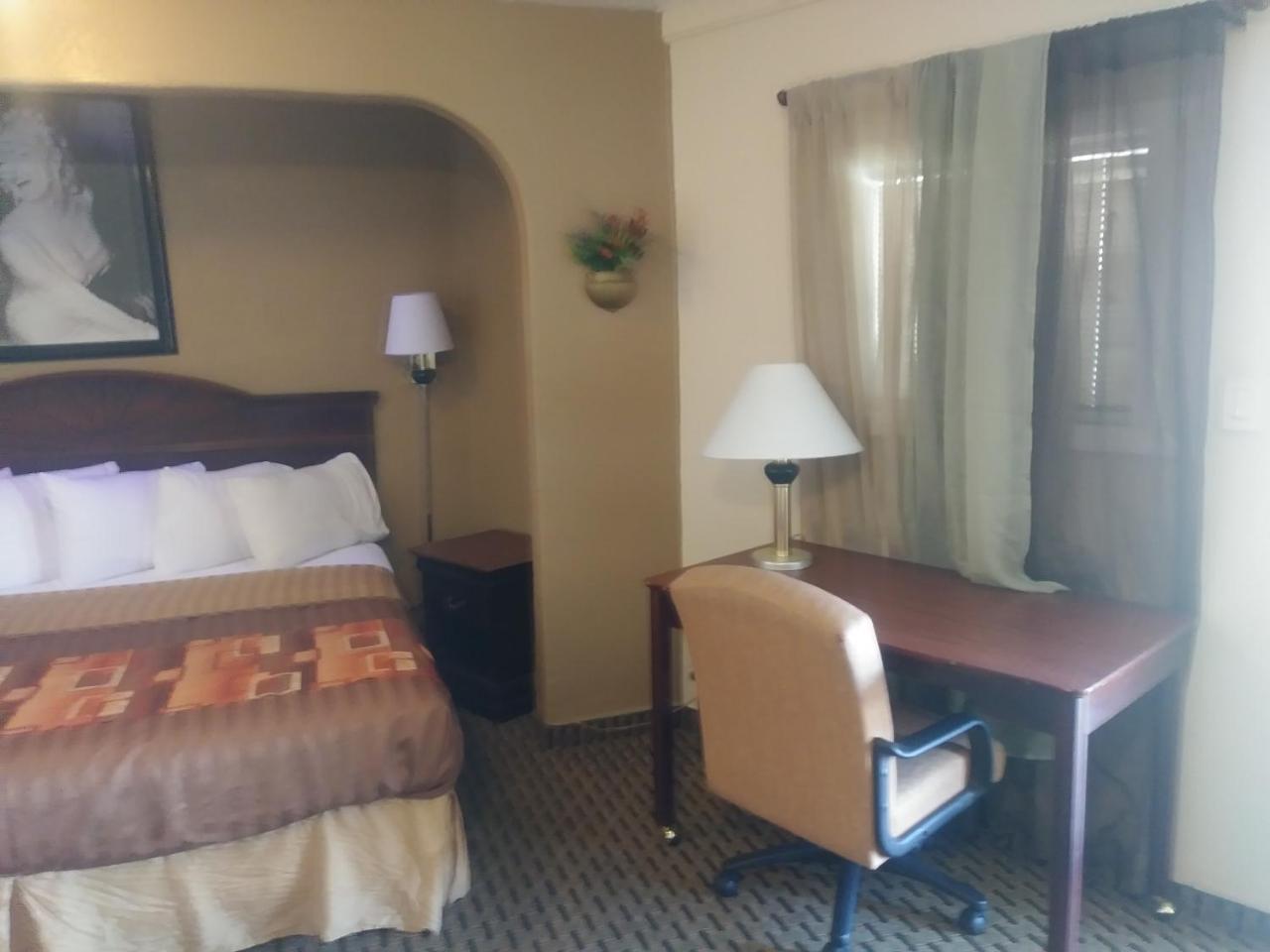 Garden Inn & Suites Ню Браунфелс Екстериор снимка