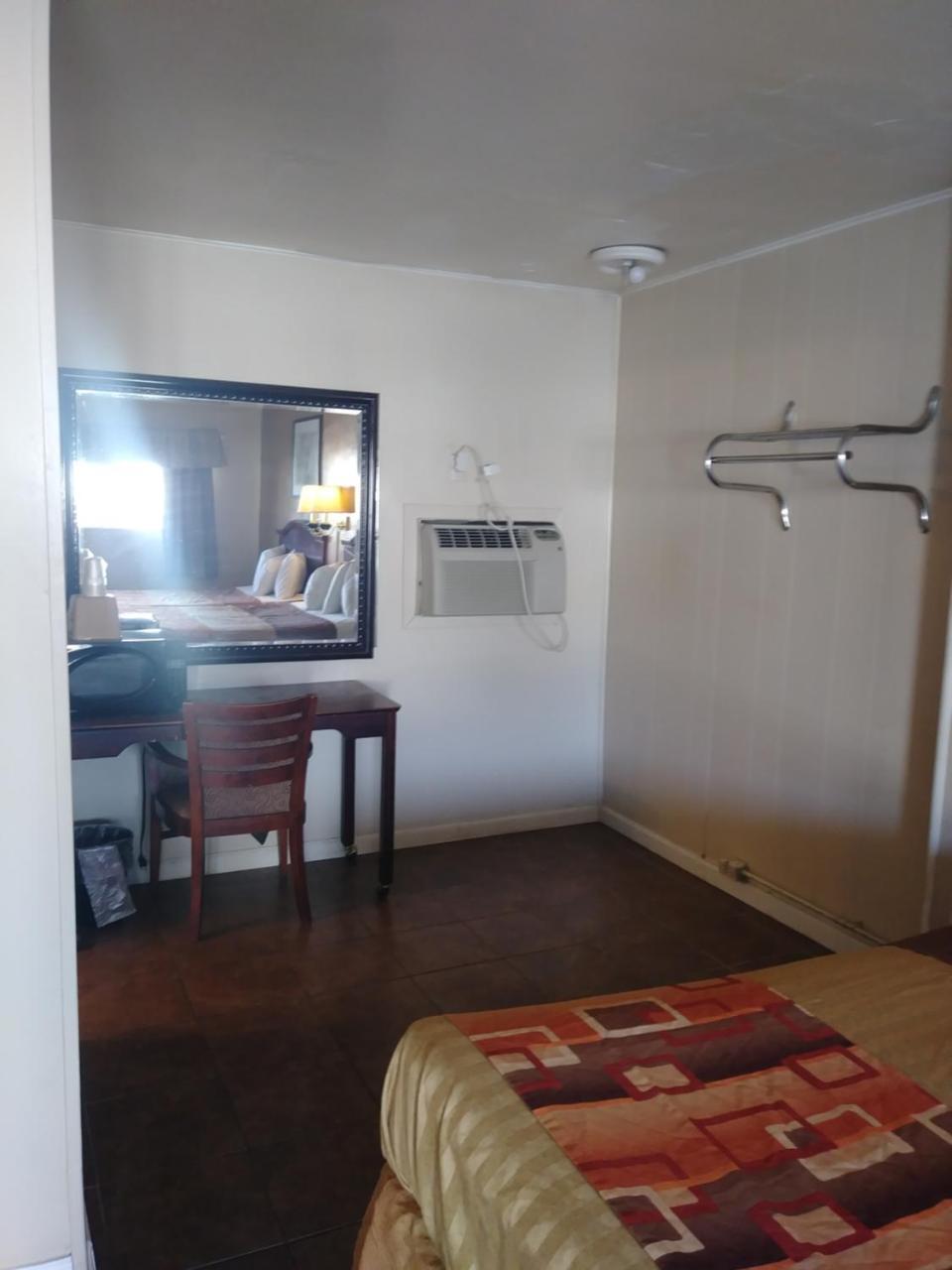 Garden Inn & Suites Ню Браунфелс Екстериор снимка