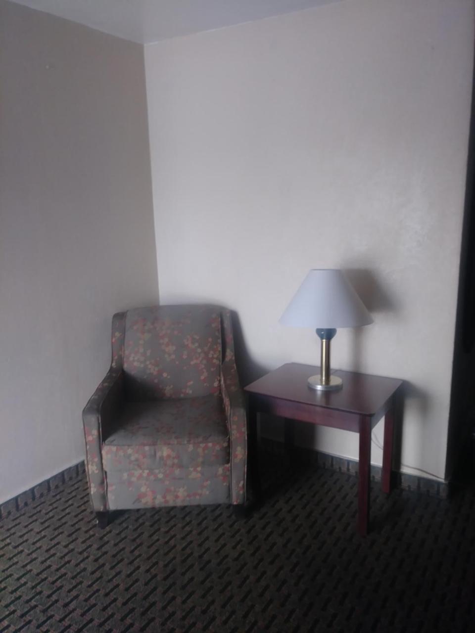 Garden Inn & Suites Ню Браунфелс Екстериор снимка