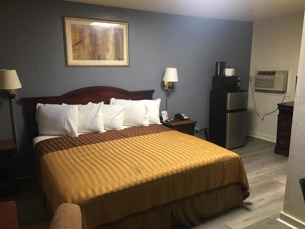 Garden Inn & Suites Ню Браунфелс Екстериор снимка