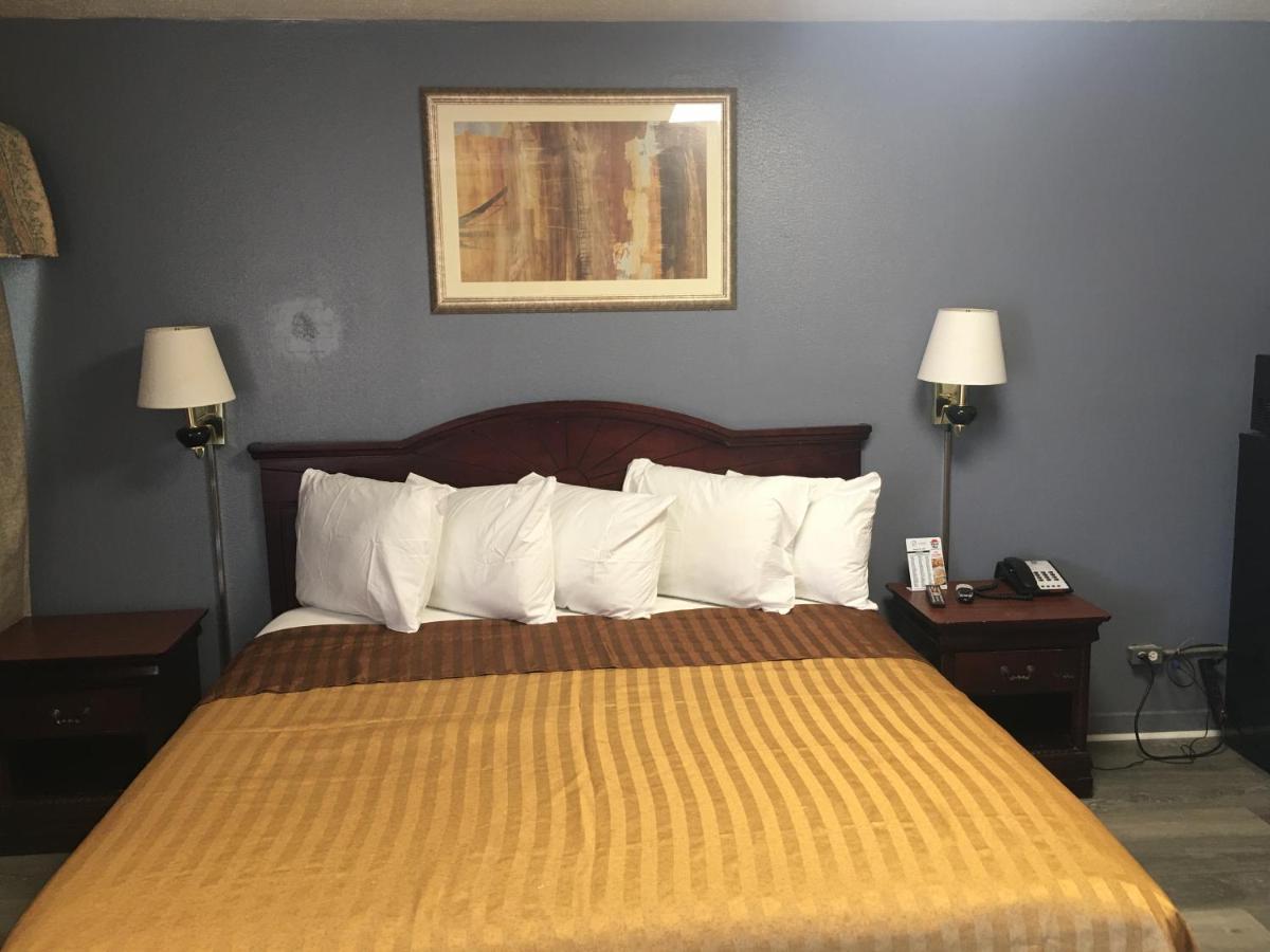 Garden Inn & Suites Ню Браунфелс Екстериор снимка